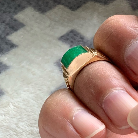 Jade 18k Ring - Picture 3 of 7
